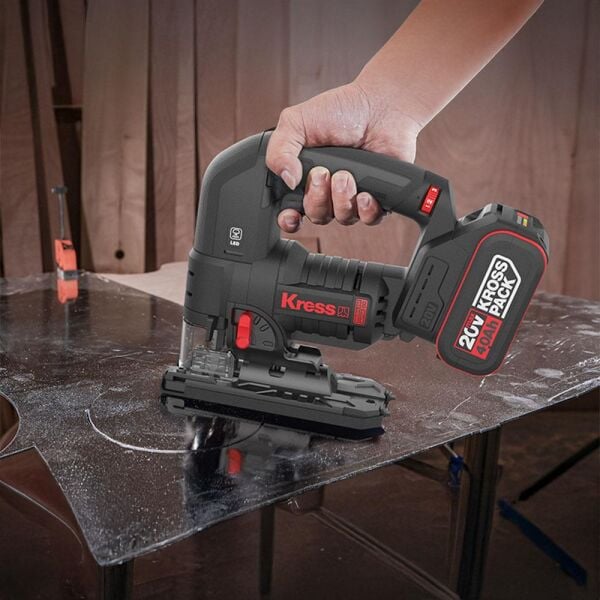 Kress KUE26 20Volt 4.0Ah Li-ion Çift Akülü Profesyonel Kömürsüz Devir Ayarlı Şarjlı Dekupaj Testere
