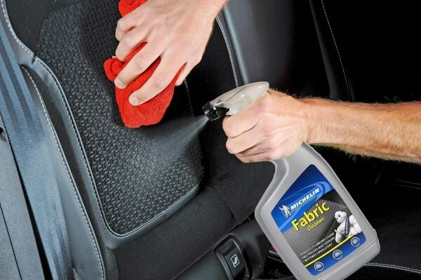 Michelin MC31425 Koltuk, Döşeme, Halı Temizleyici ve Leke Sökücü Sprey 650 ml.