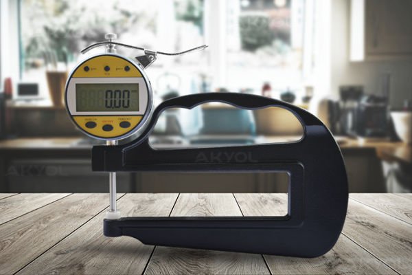 Loyka 5332-25 Geniş Ağızlı Kalınlık Komparatörü 0,001 mm