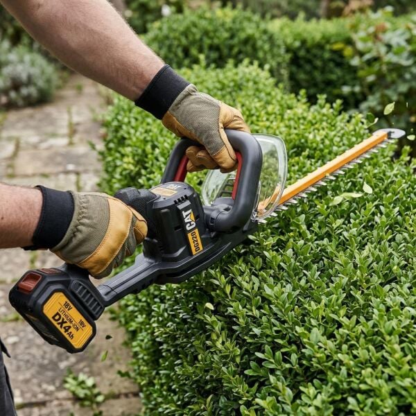 CAT DG220 18V 4.0Ah Li-ion Akülü Kömürsüz Motorlu 61cm Profesyonel Çit Budama Makinesi