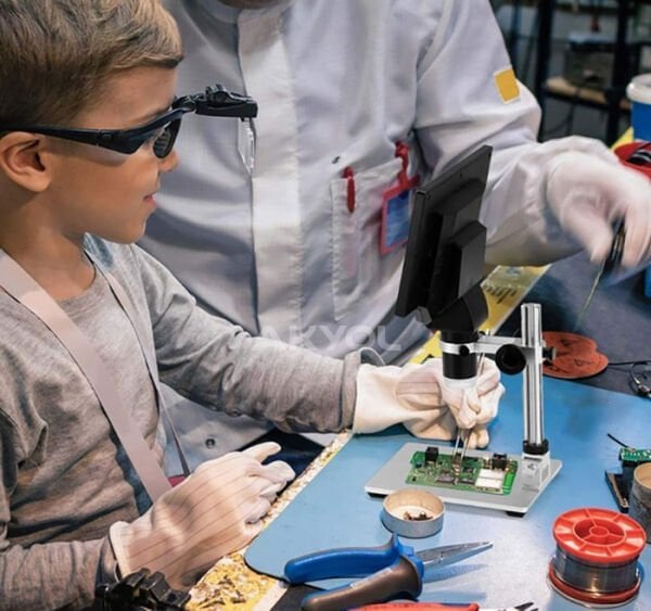 G1600 Plus+ Renkli Ekranlı Dijital Mikroskop 1600X