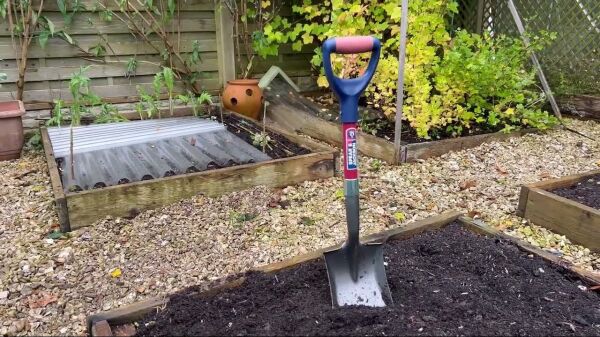 Spear & Jackson Köşeli Kürek 71x16 cm – Profesyonel Kamp Küreği, Taşınabilir Mini Kürek