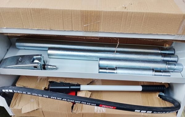 Armak AB110 10 Ton Hidrolik Kaporta Doğrultma Takımı – Profesyonel Oto Göçük Düzeltme Seti