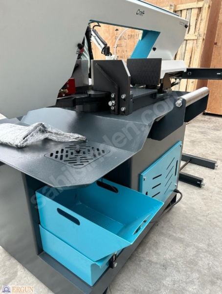 Ozco TS275D  Açılı Kesim Yarı Otomatik Şerit Testere 1,5 kW /380 V