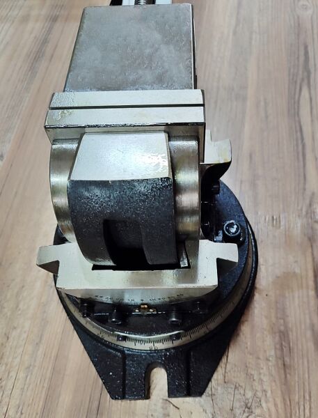 Vertex VW-3 3 Açılı Freze Mengenesi 80x85mm