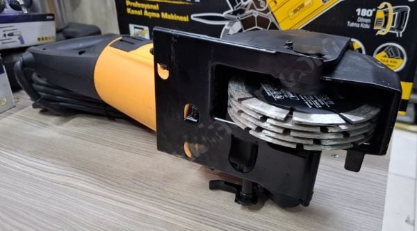 SGS 5300 Duvar Kanal Açma Makinası 300 W