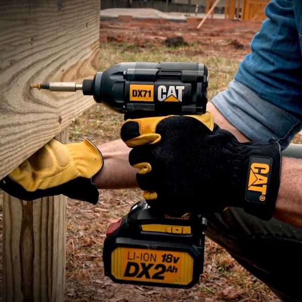 CAT DX12K Çift Akülü Şarjlı Darbeli Matkap 18Volt/2.0Ah + DX71 Darbeli Tornavida Kombo Set