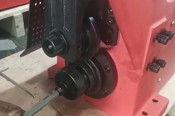 Tuwei TWG-9A Yiv Makinesi 1’’- 8’’