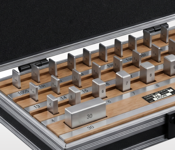 Dasqua 6111-1232 Kalınlık Ölçer Kalibrasyon Seti – Kalite 1 Profesyonel Kalibrasyon Plakası Seti