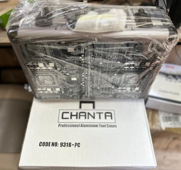 Chanta 931B-PC Alüminyum Çanta 46x33x15 cm