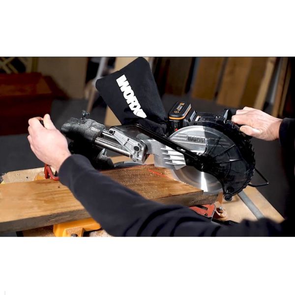 WORX 20Volt/2.0Ah Li-ion Çift Akülü 216 mm Kızaklı Gönye Kesme Makinası