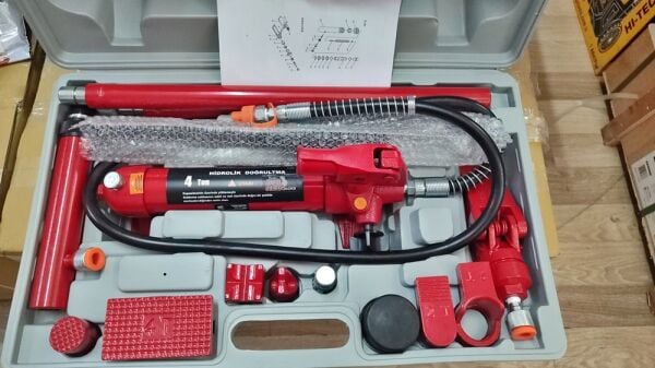 Bigred TR70401 Hidrolik Oto Doğrultma Takımı 4 Ton
