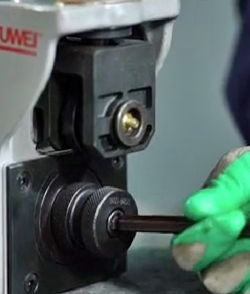 Tuwei Manuel Yiv Açma Aparatı 3/4''-8''