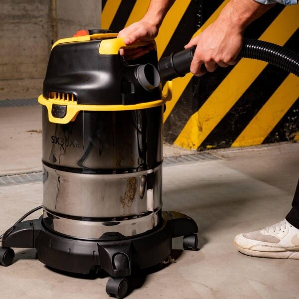 Stanley SXVC30XTDE 1600 W 30 LT Islak/Kuru Elektrikli Süpürge