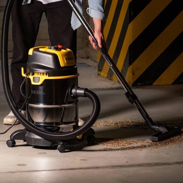 Stanley SXVC30XTDE 1600 W 30 LT Islak/Kuru Elektrikli Süpürge